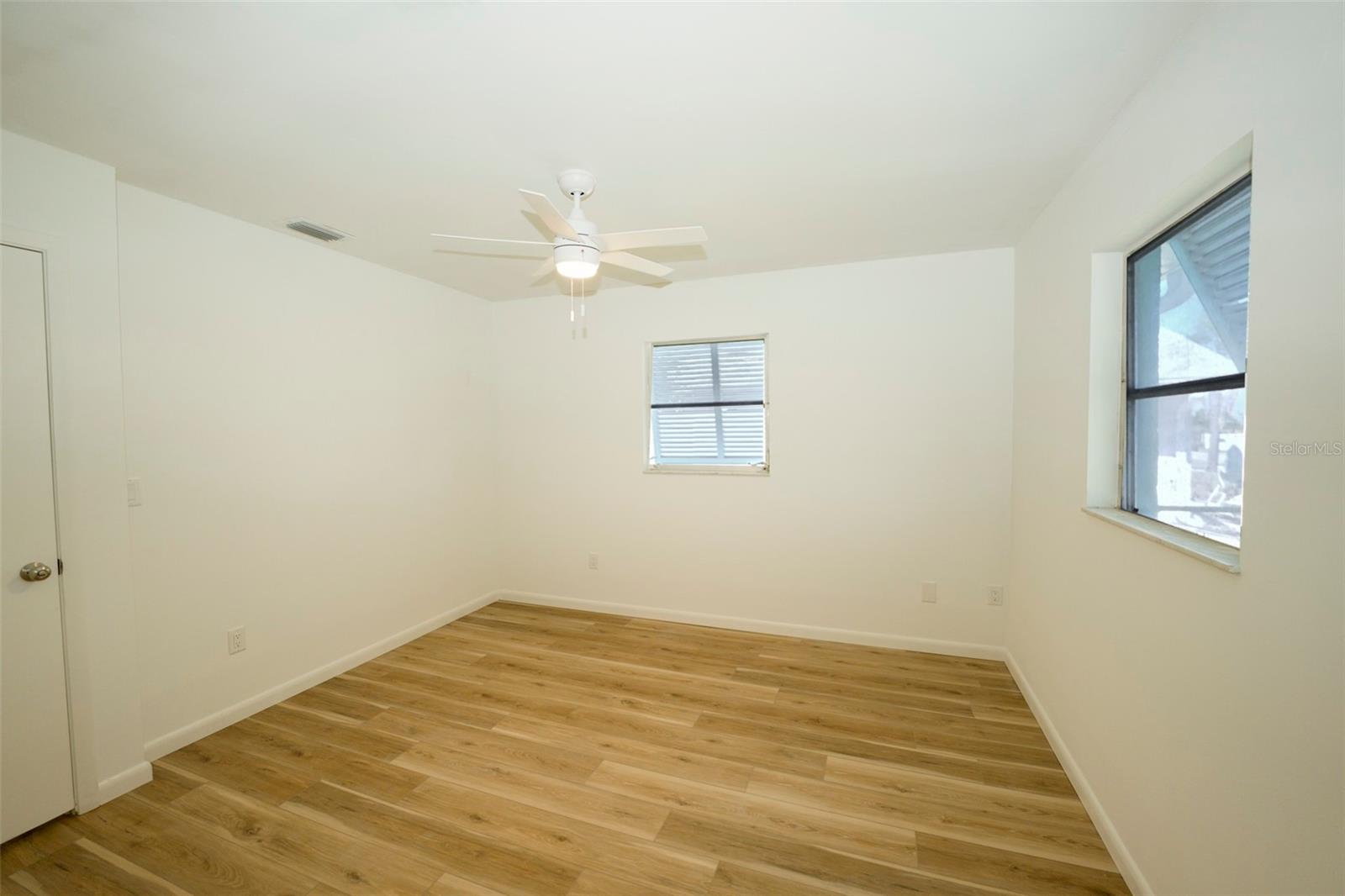 VENICE EAST 3RD ADD - Residential Lease