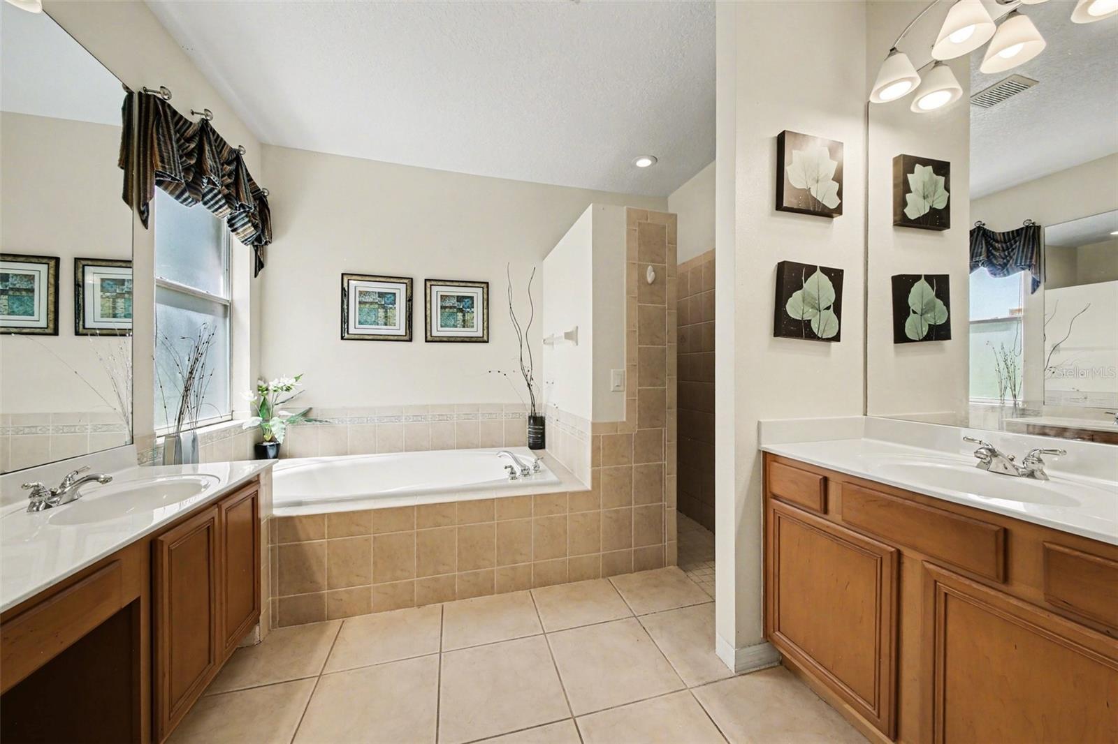 ROCK SPGS RIDGE PH 03 - Residential