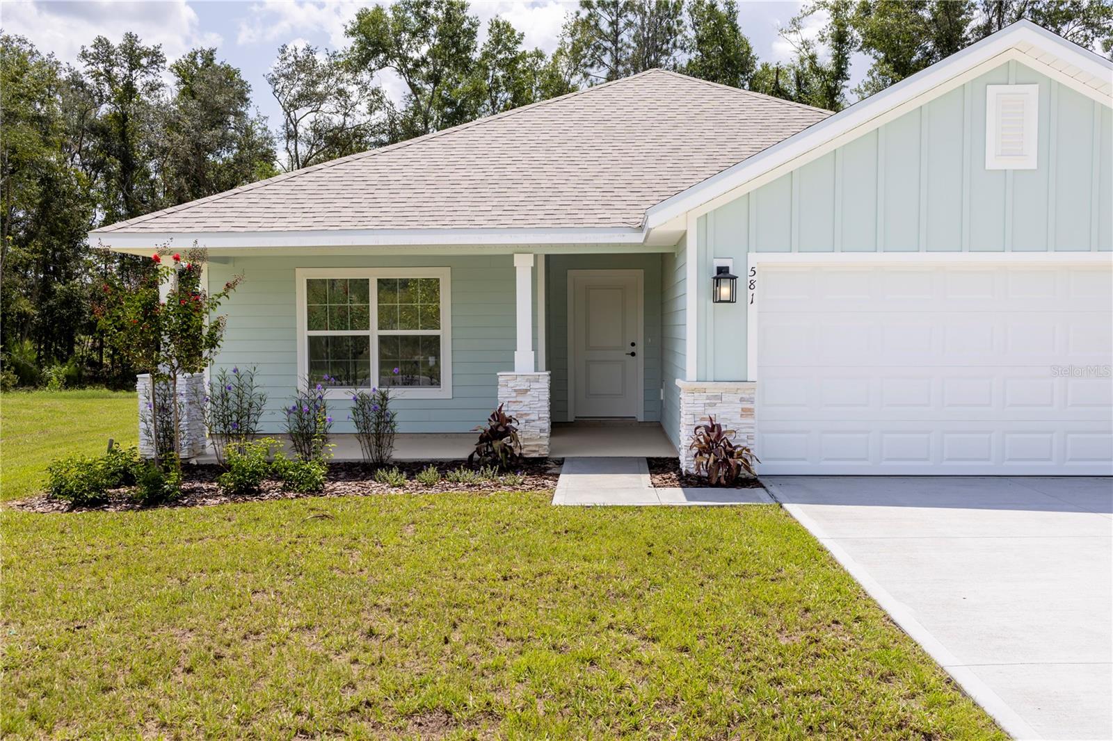 581 SW BELLFLOWER DRIVE