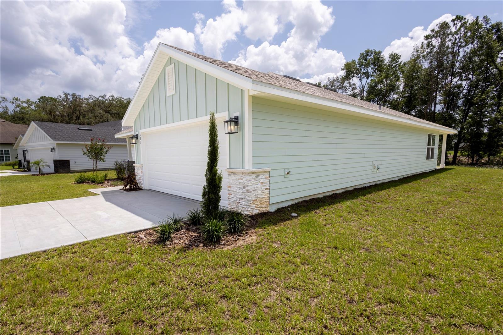 581 SW BELLFLOWER DRIVE