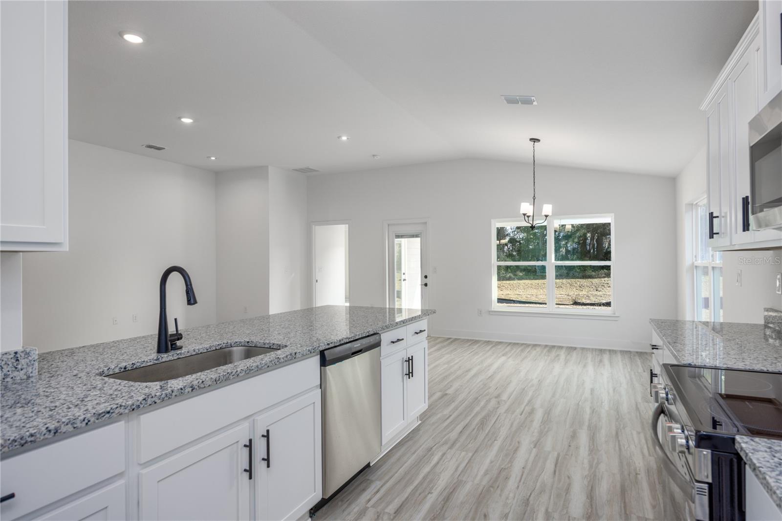 PRESERVE/LAUREL LAKE - Residential