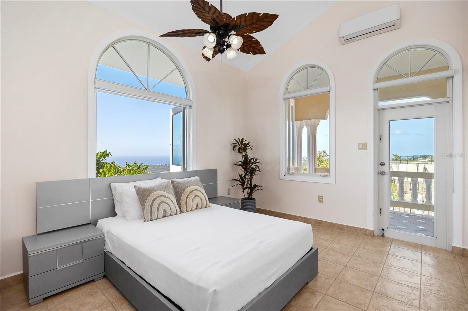 PALATINE ESTATES - Residential