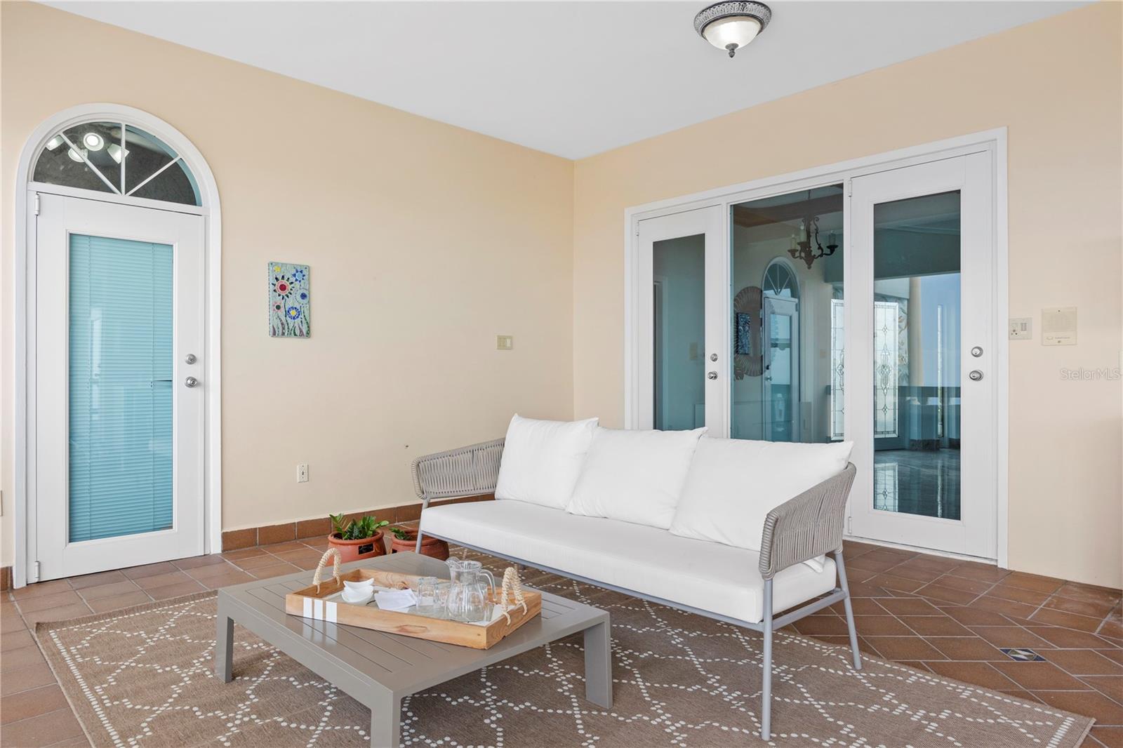 PALATINE ESTATES - Residential