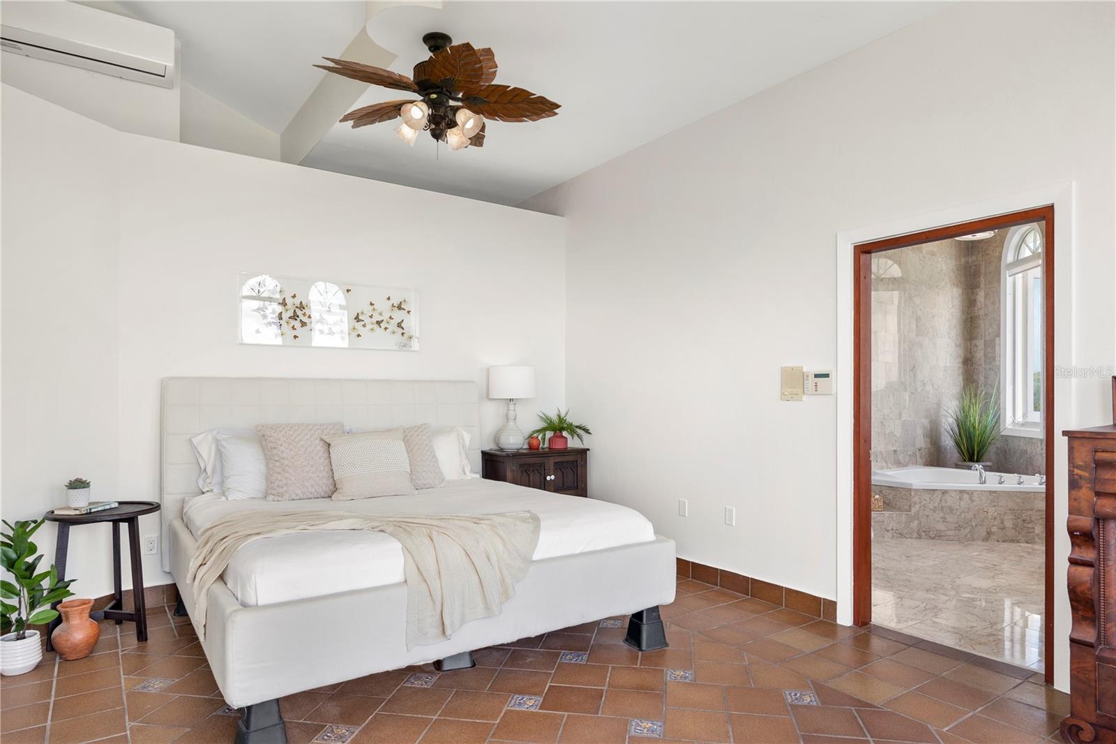 PALATINE ESTATES - Residential