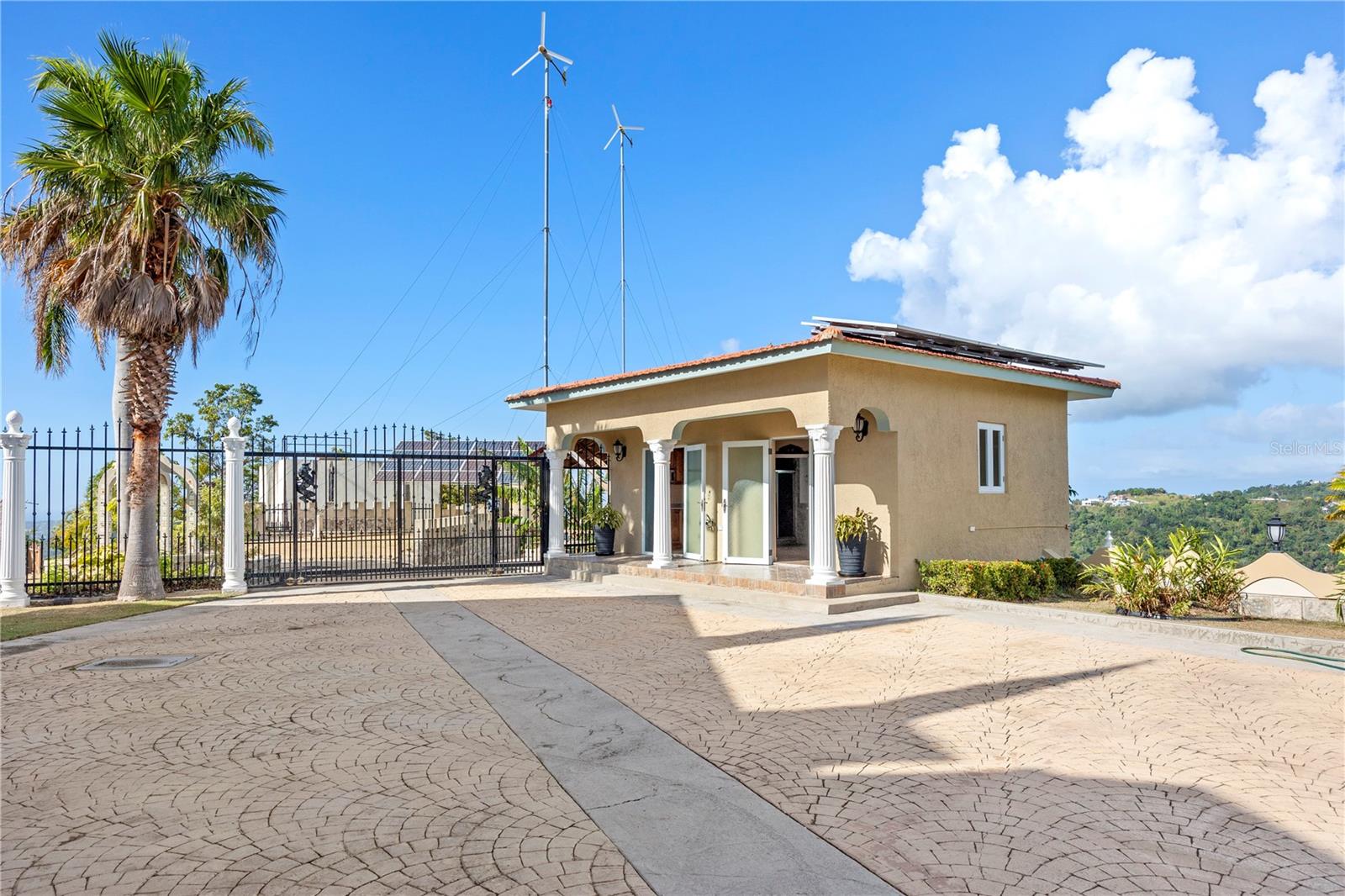 PALATINE ESTATES - Residential