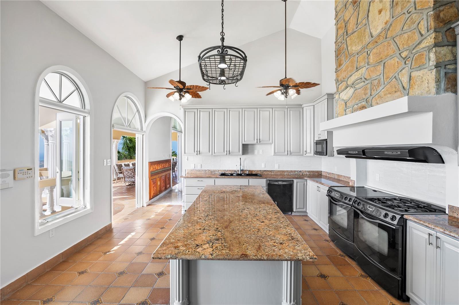 PALATINE ESTATES - Residential