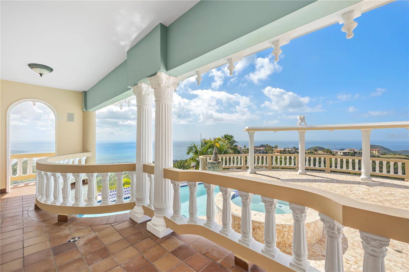 PALATINE ESTATES - Residential