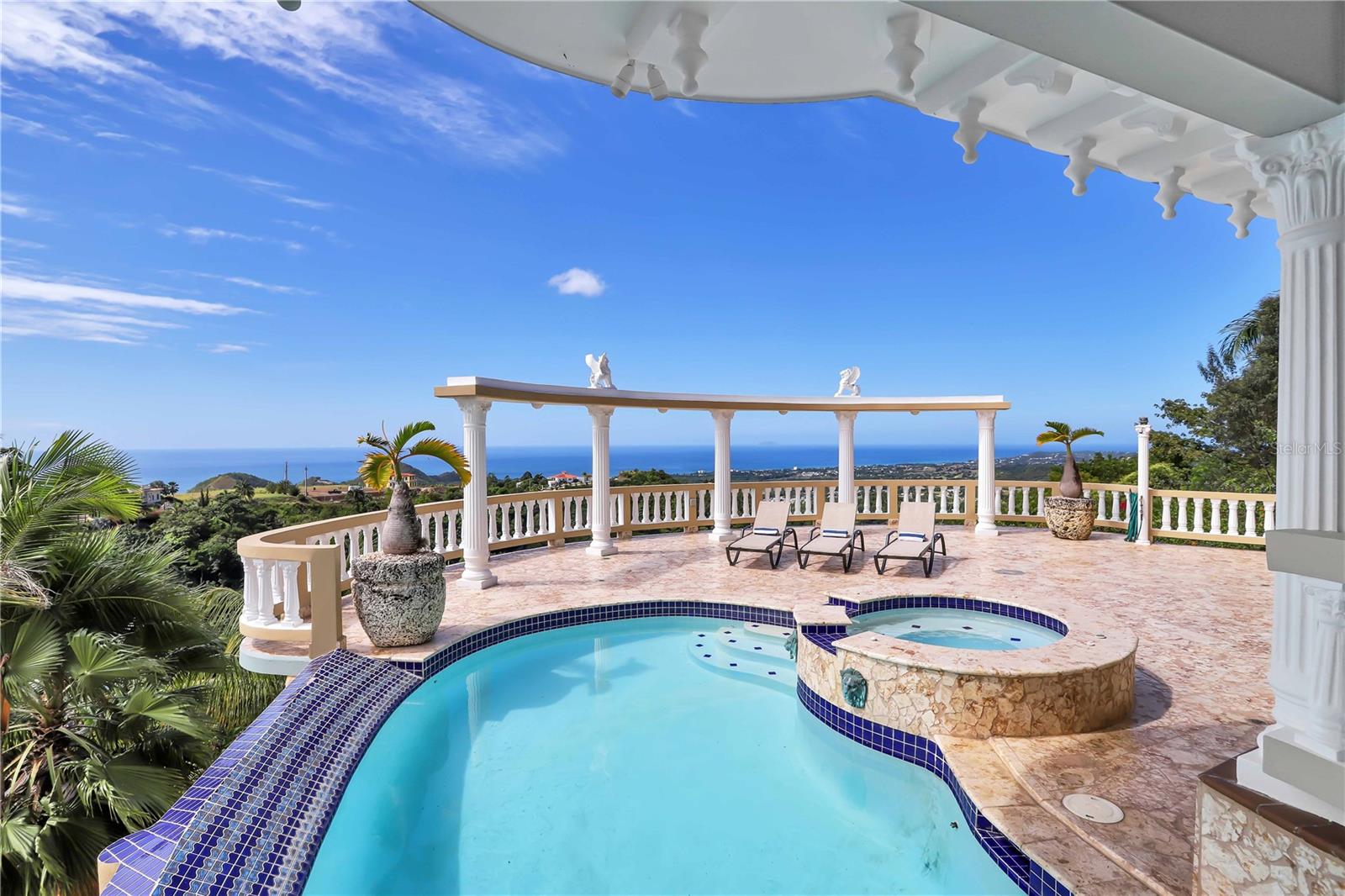 PALATINE ESTATES - Residential