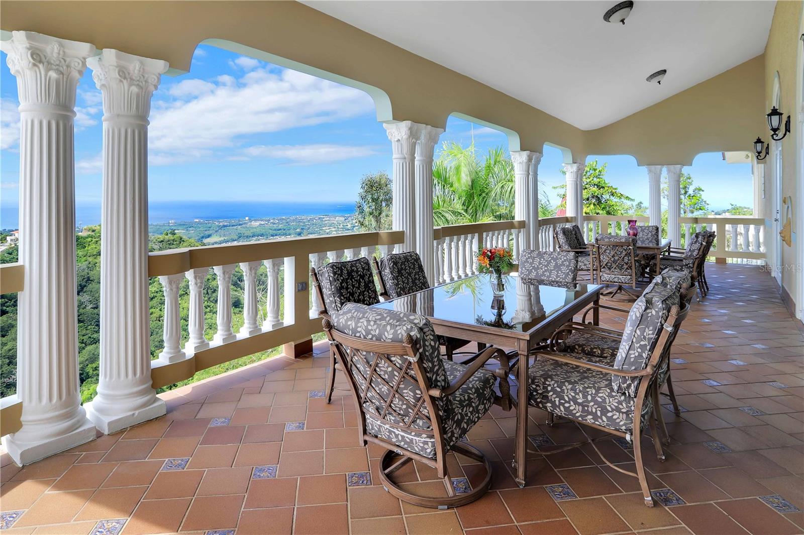 PALATINE ESTATES - Residential