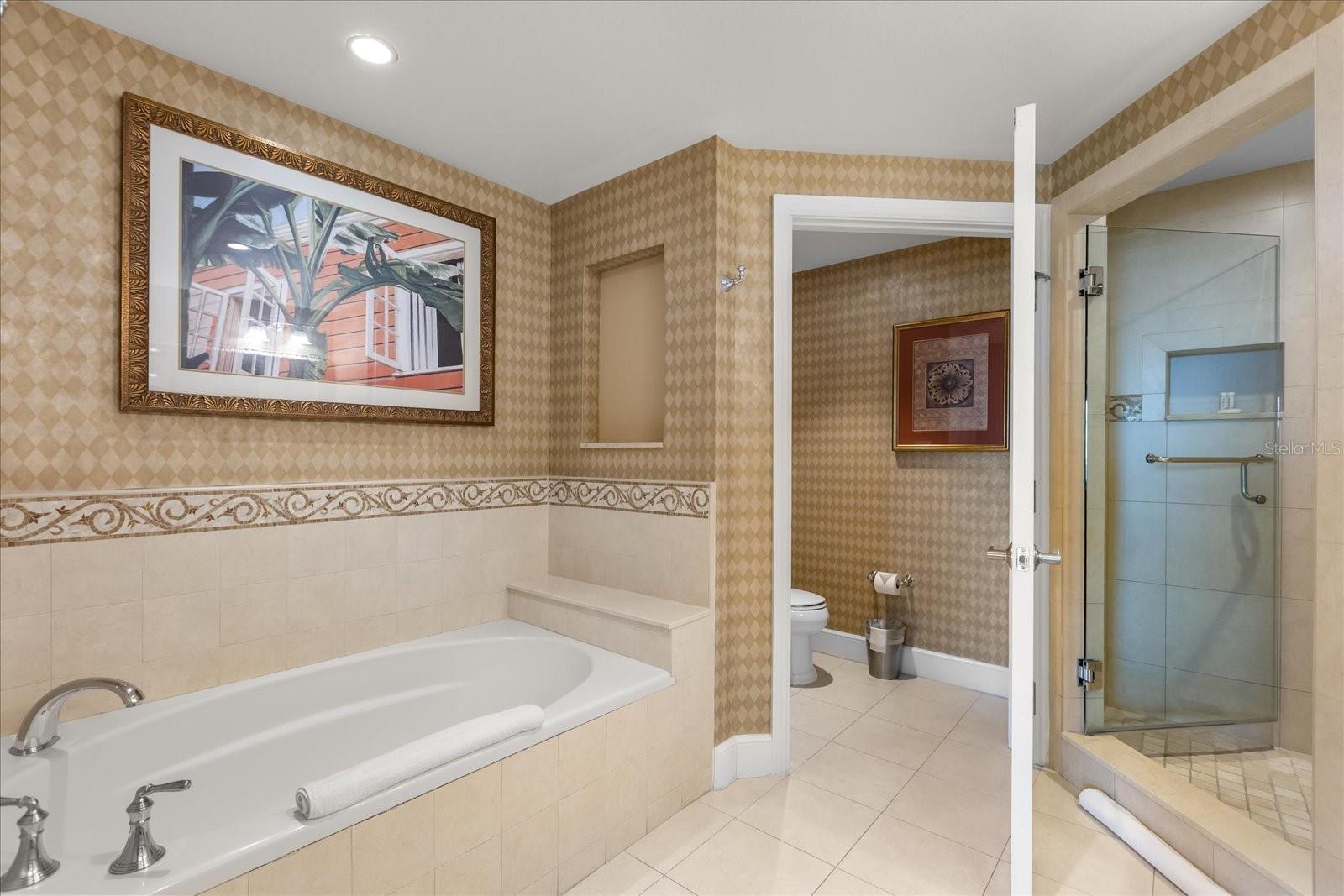 REUNION GRANDE CONDO - Residential