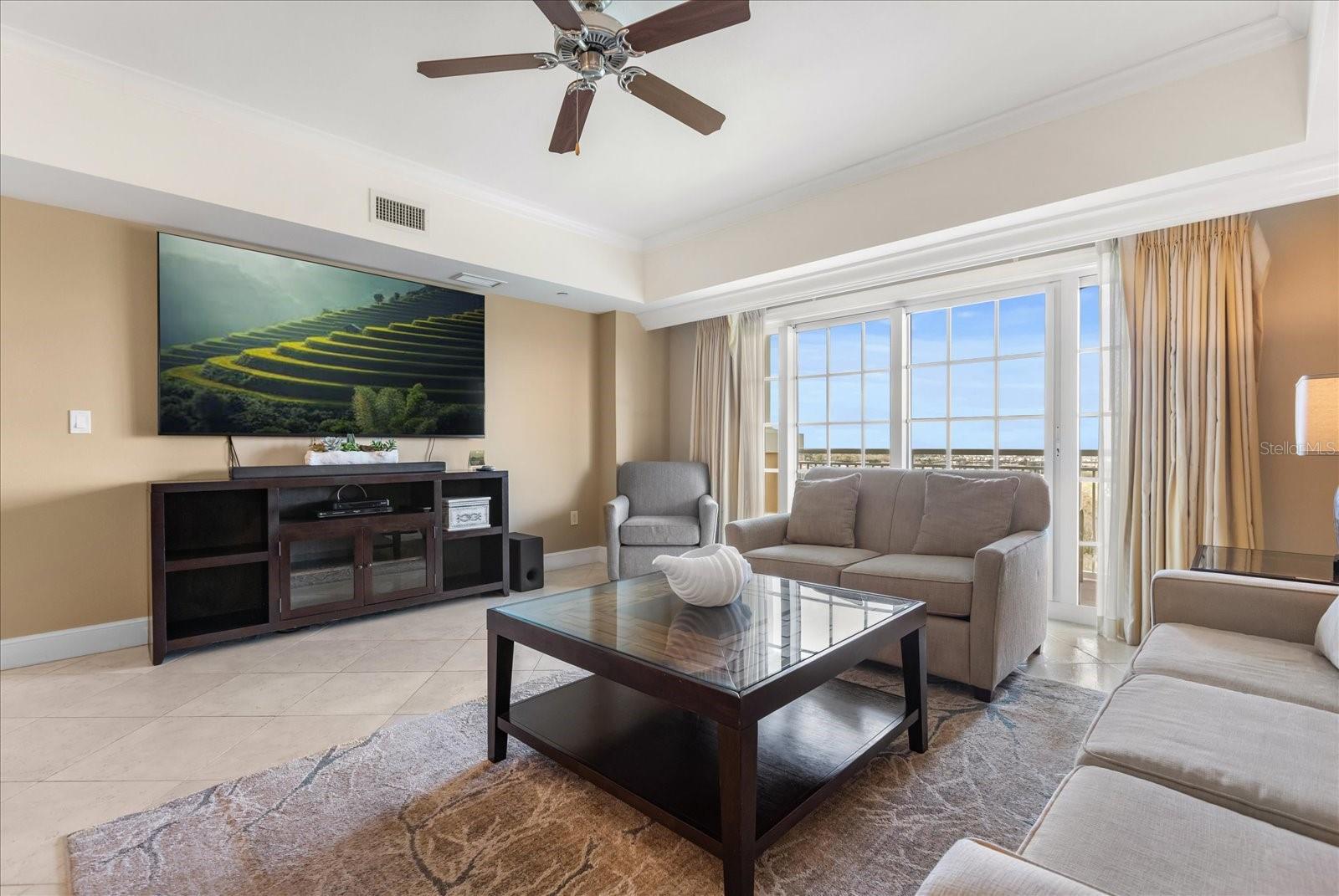 REUNION GRANDE CONDO - Residential