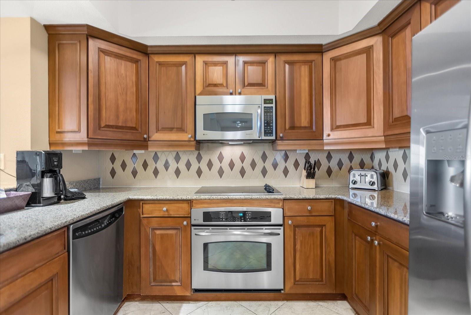 REUNION GRANDE CONDO - Residential