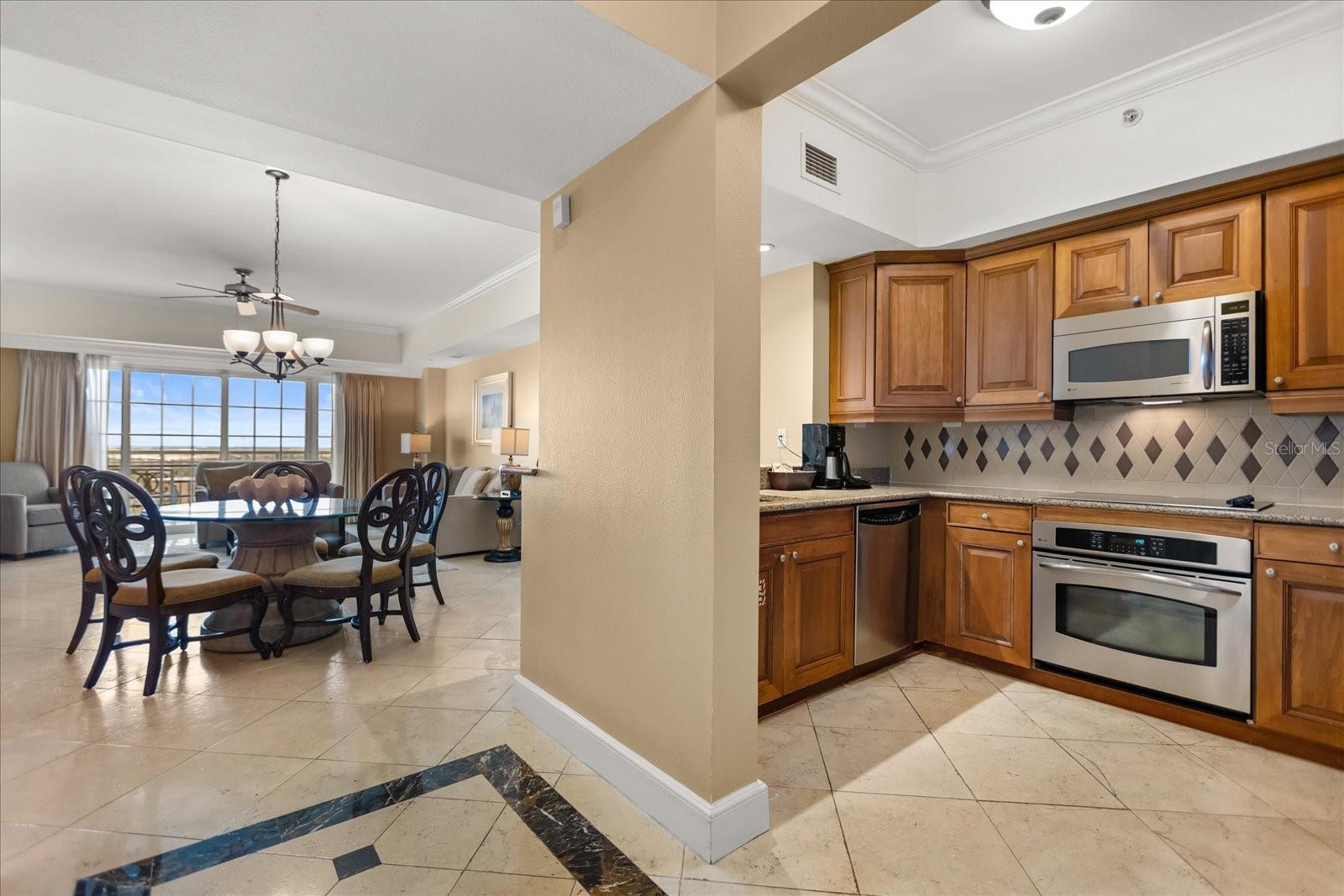 REUNION GRANDE CONDO - Residential