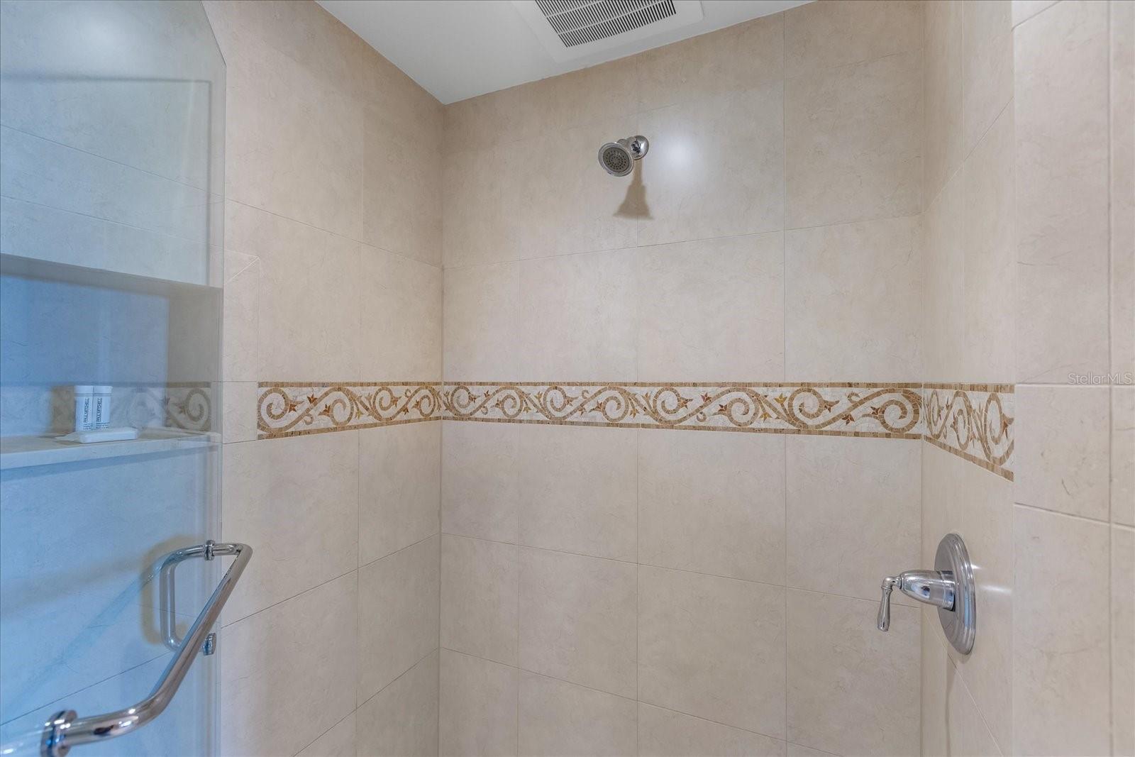 REUNION GRANDE CONDO - Residential