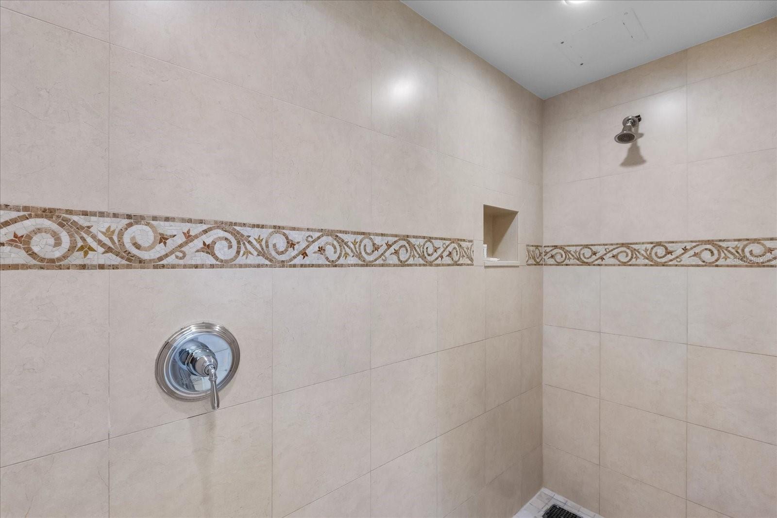 REUNION GRANDE CONDO - Residential