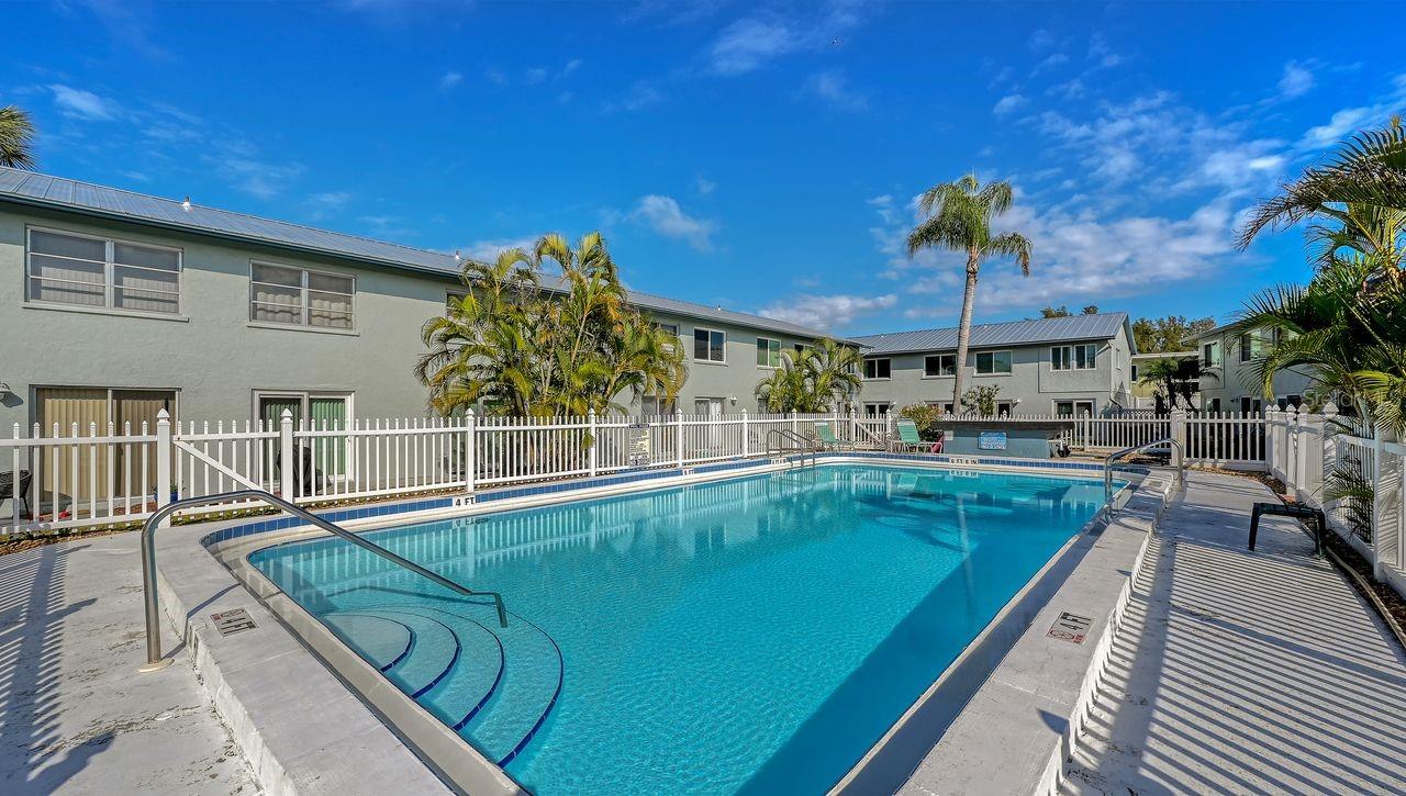 TOWNHOUSES IN THE CAY CB5/93 - Residential