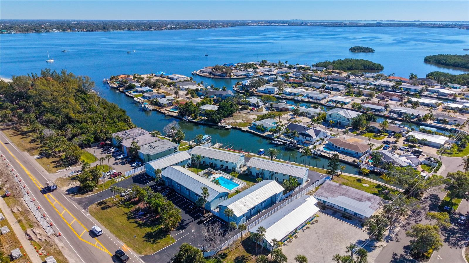 TOWNHOUSES IN THE CAY CB5/93 - Residential