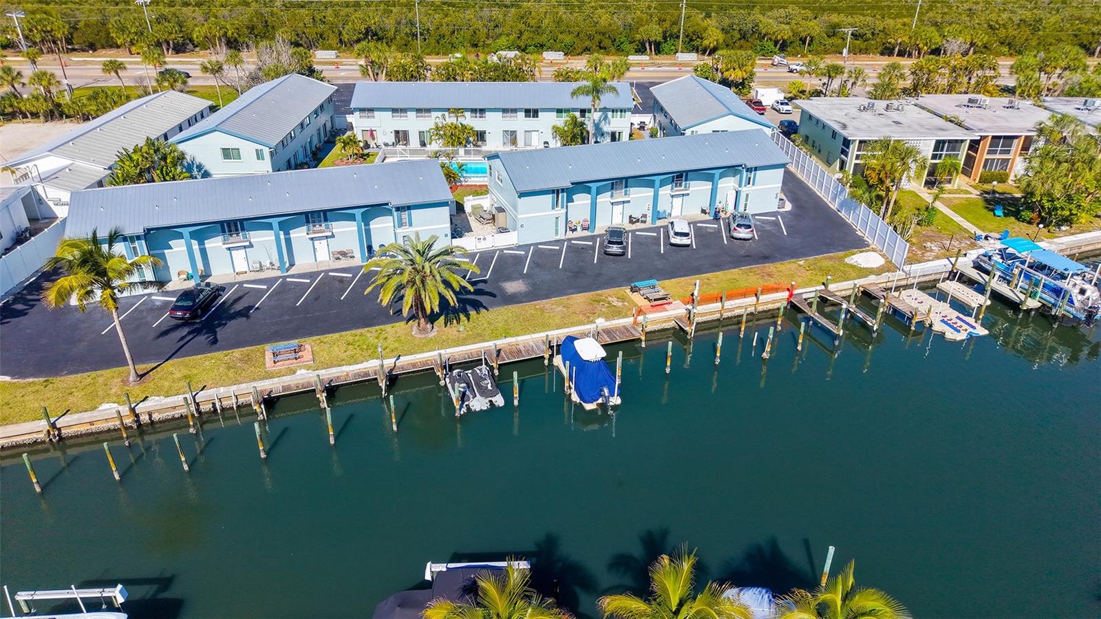 TOWNHOUSES IN THE CAY CB5/93 - Residential