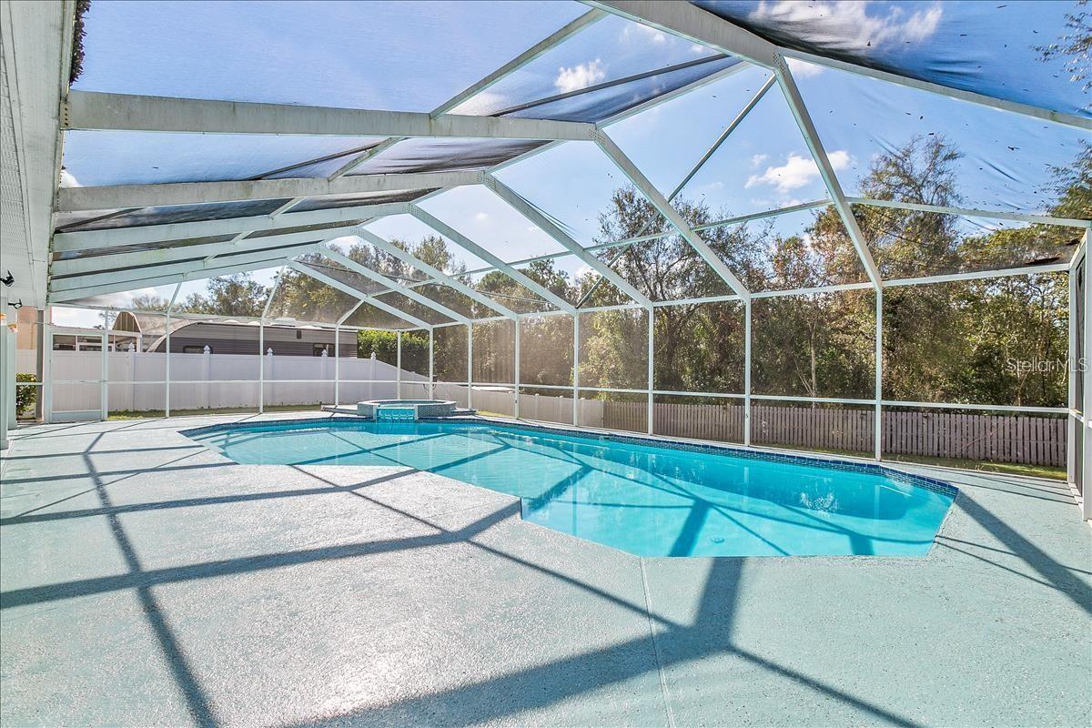 LINDFIELDS UNIT FIVE PB 7 PGS 65-66 LOT 582 - Residential