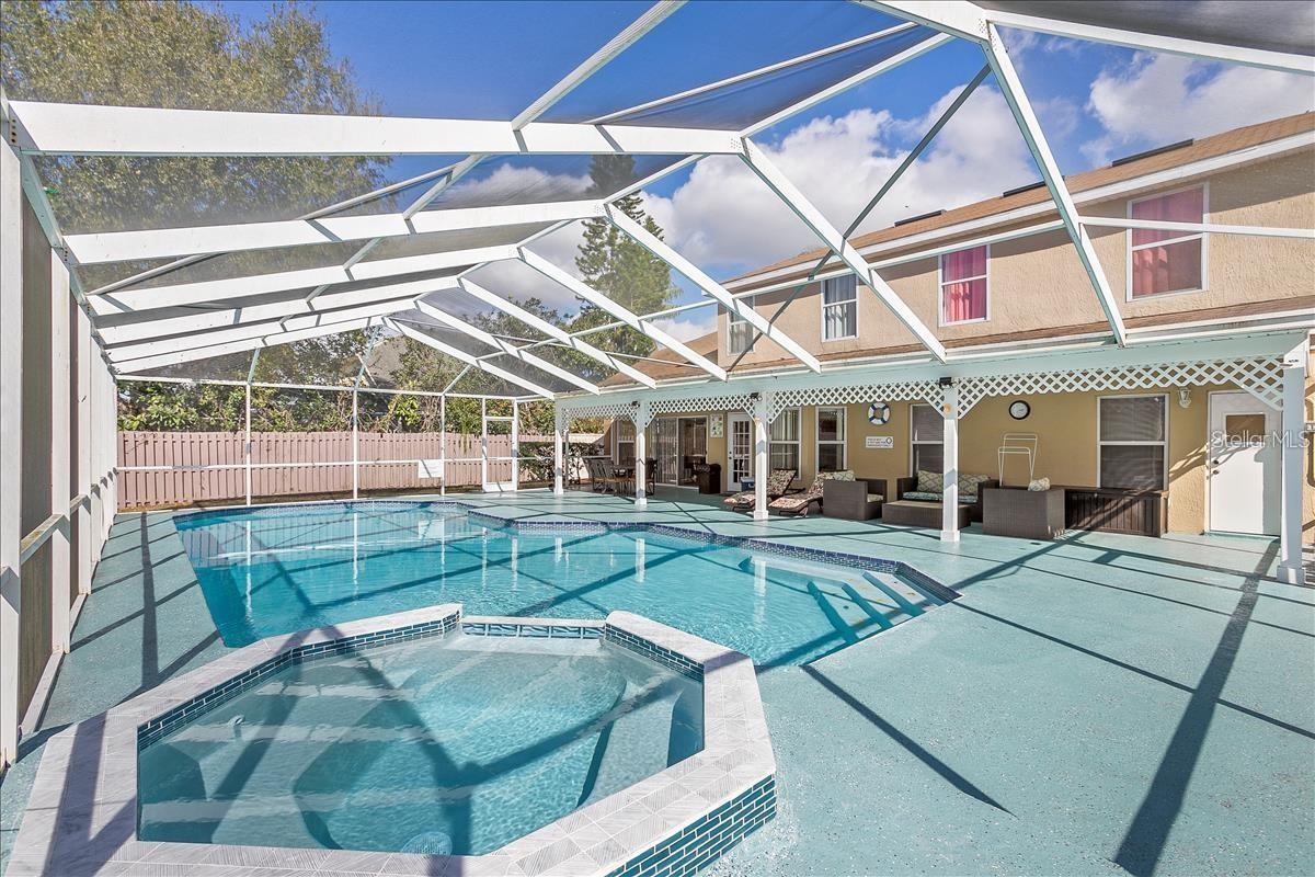 LINDFIELDS UNIT FIVE PB 7 PGS 65-66 LOT 582 - Residential