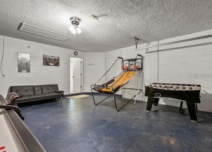 LINDFIELDS UNIT FIVE PB 7 PGS 65-66 LOT 582 - Residential