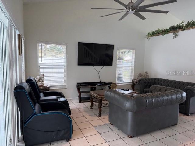 LINDFIELDS UNIT FIVE PB 7 PGS 65-66 LOT 582 - Residential