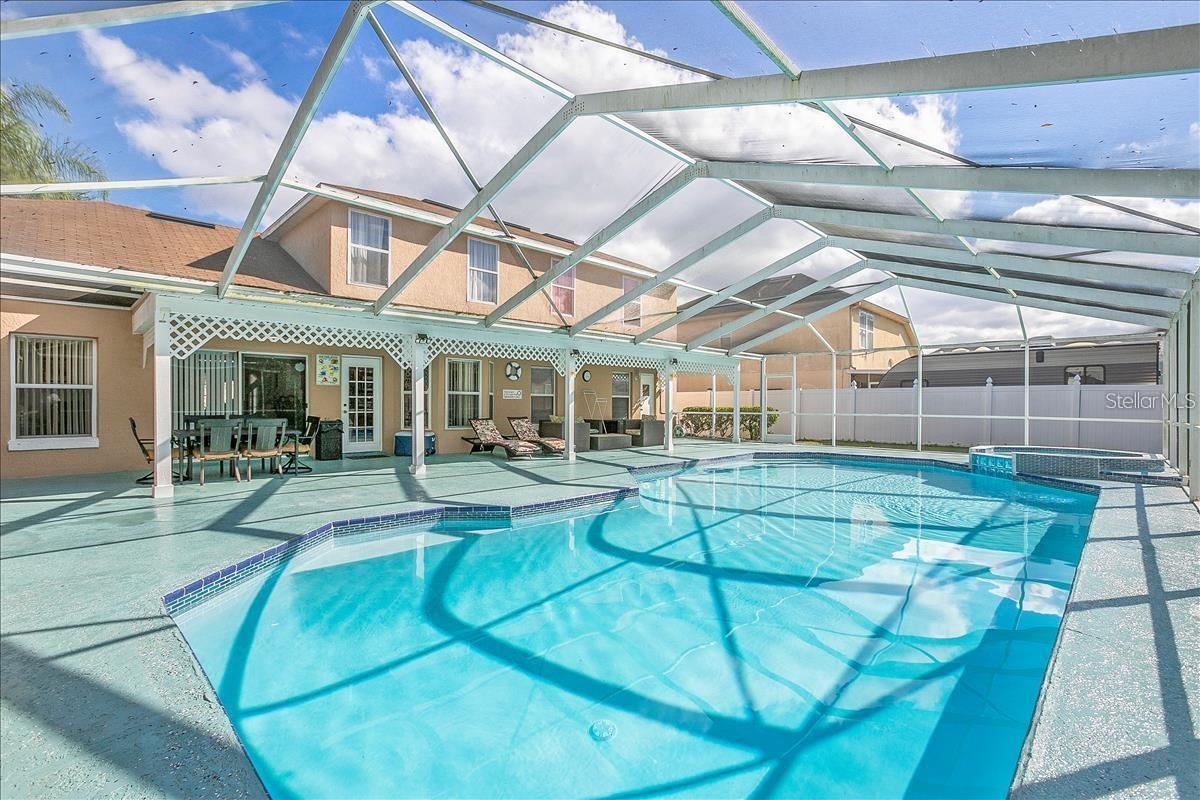 LINDFIELDS UNIT FIVE PB 7 PGS 65-66 LOT 582 - Residential