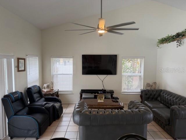 LINDFIELDS UNIT FIVE PB 7 PGS 65-66 LOT 582 - Residential