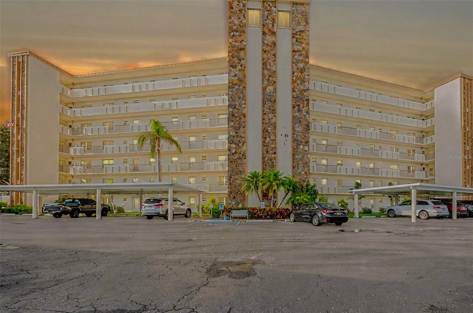 IRONWOOD TENTH - Residential