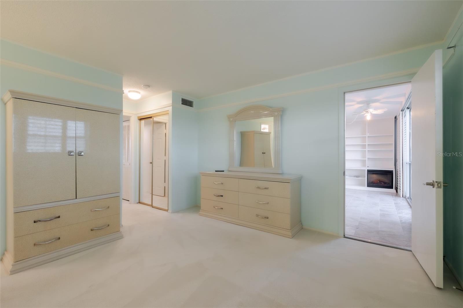 IRONWOOD TENTH - Residential