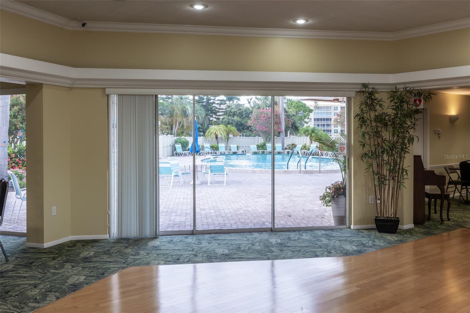 IRONWOOD TENTH - Residential