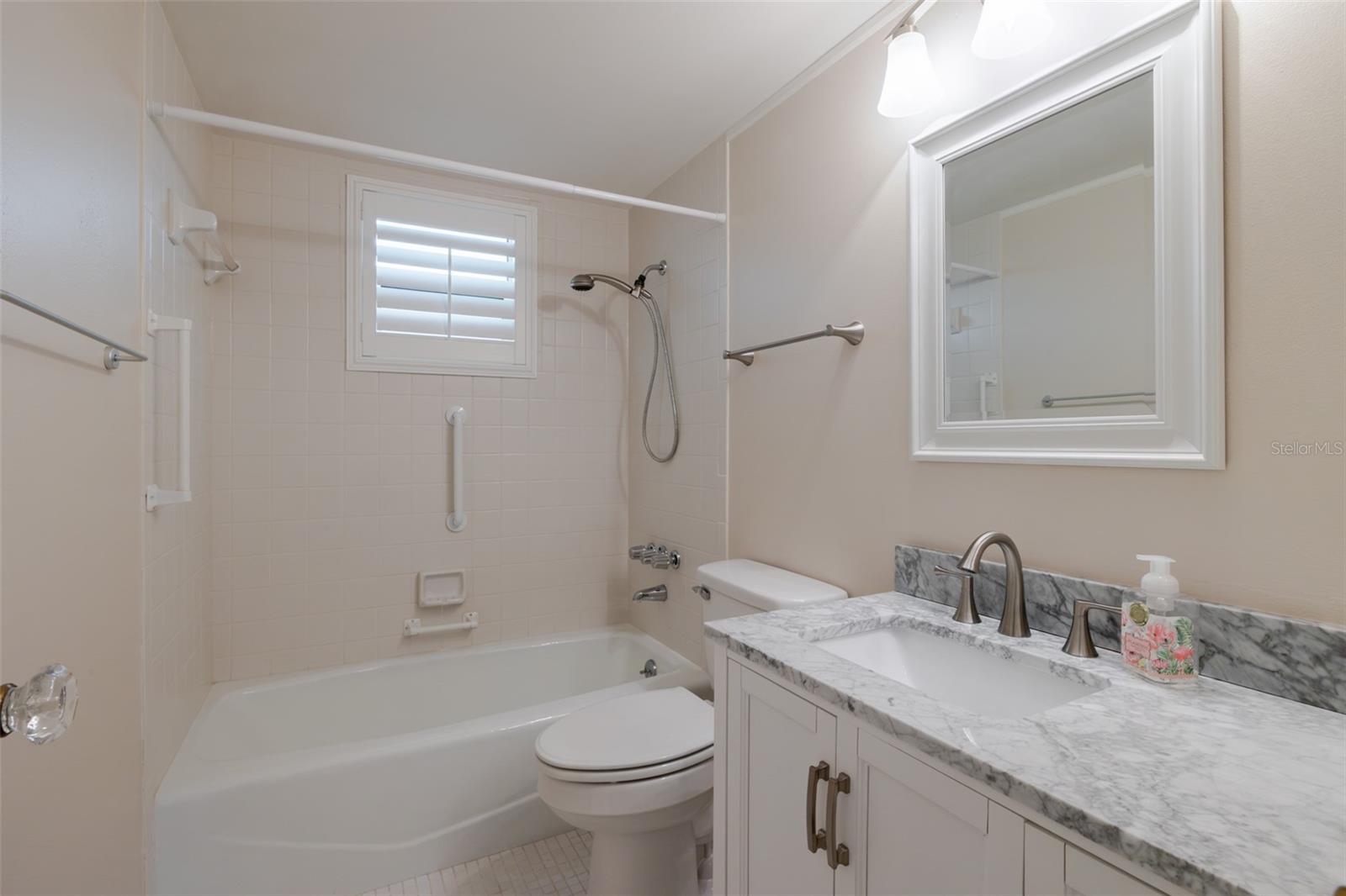 IRONWOOD TENTH - Residential