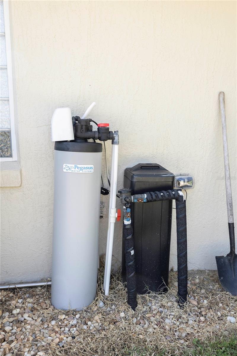 FAIRWAYS AT ROLLING HILLS FIRST ADD - Residential