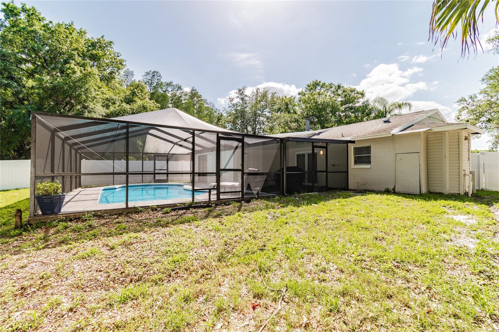 CARROLLWOOD MEADOWS UNIT XI - Residential Lease