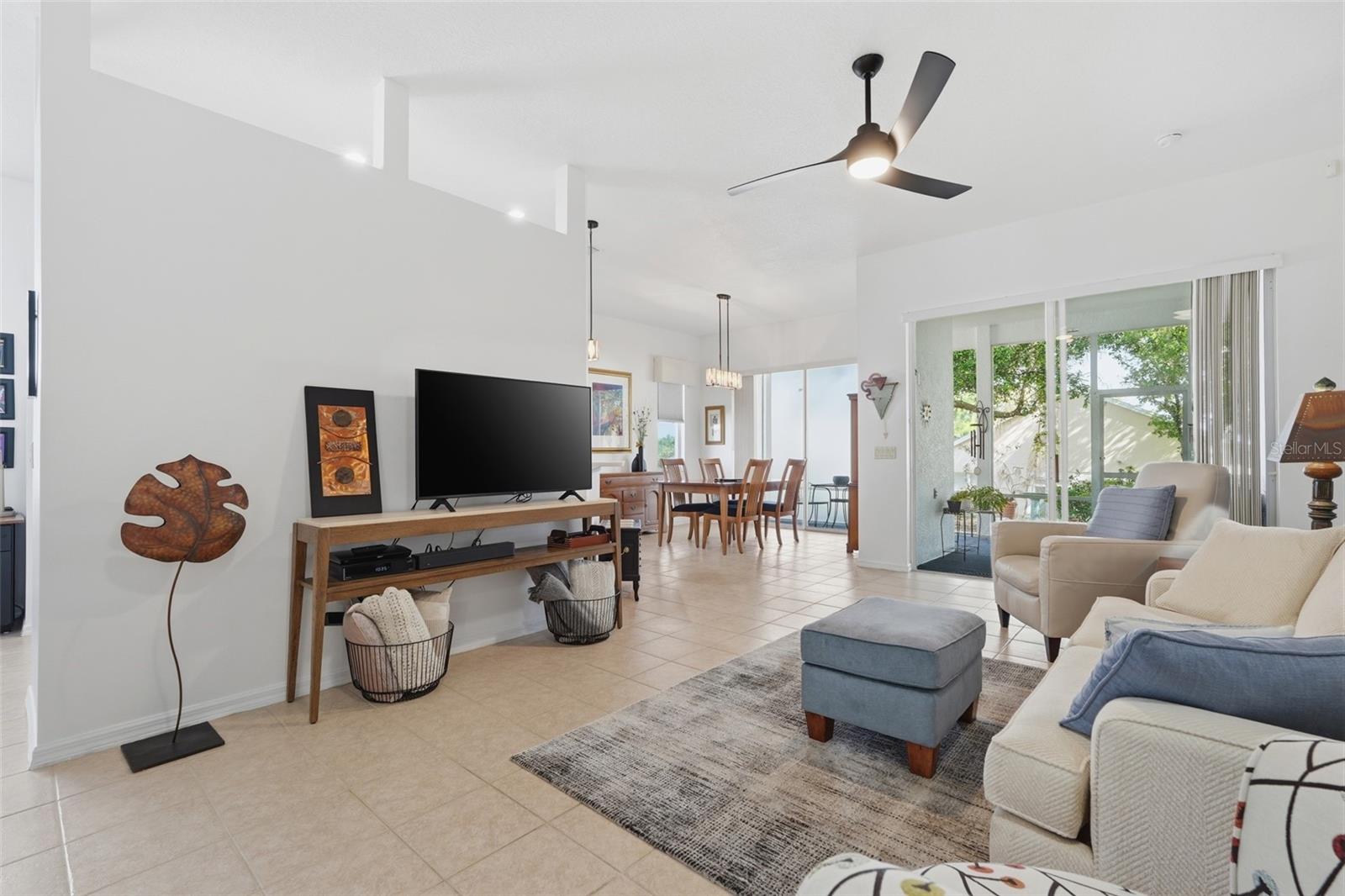 CLERMONT SUMMIT GREENS PH 02B LT 01 BEING - Residential