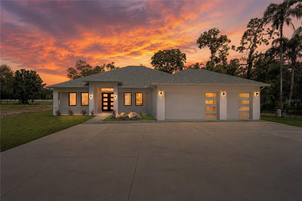 Photo of 10928 Osceola Drive, New Port Richey, FL 34654 (MLS # W7886218)