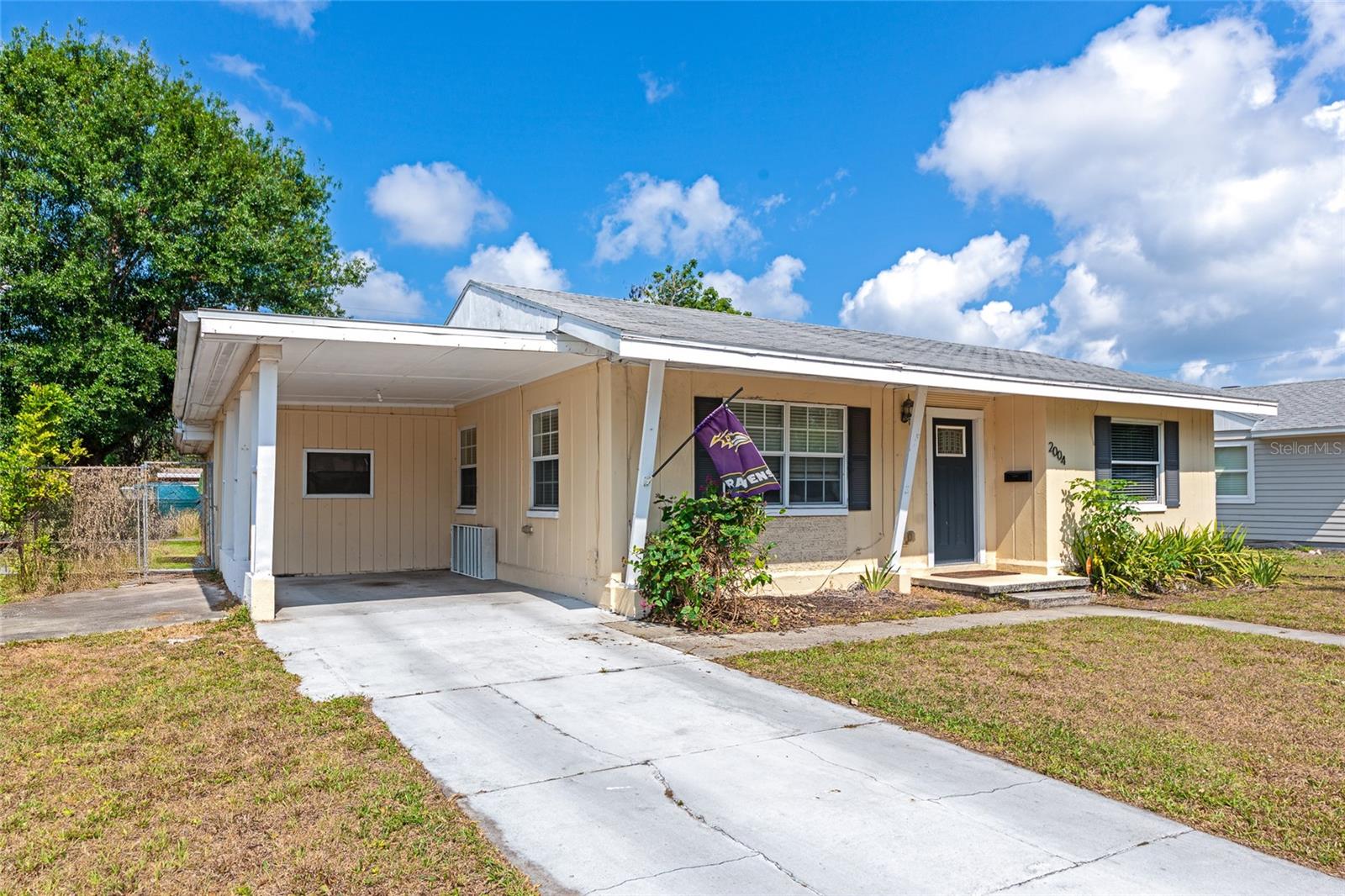 2004 19TH STREET W