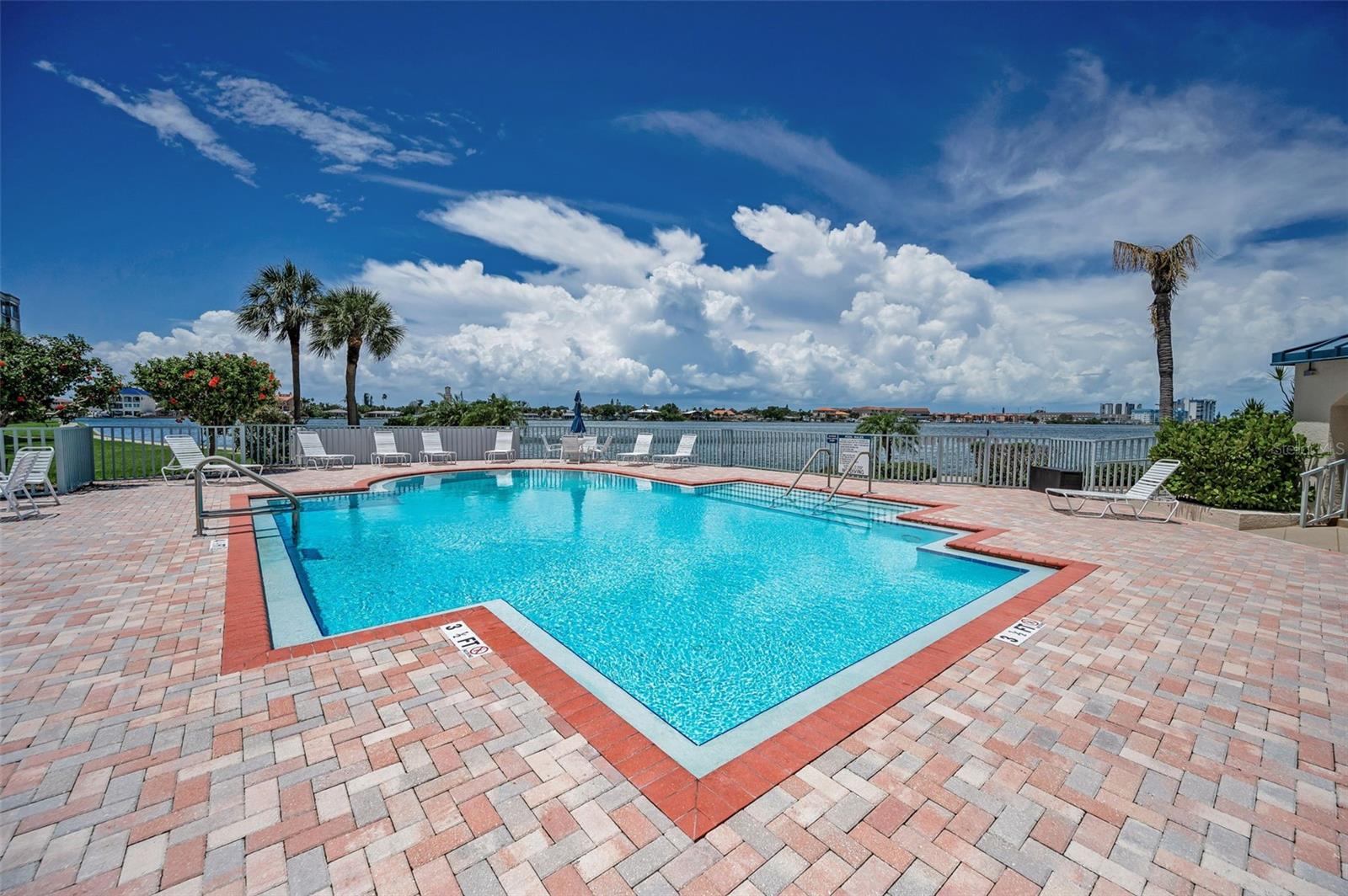 HARBOURSIDE CONDO - Residential