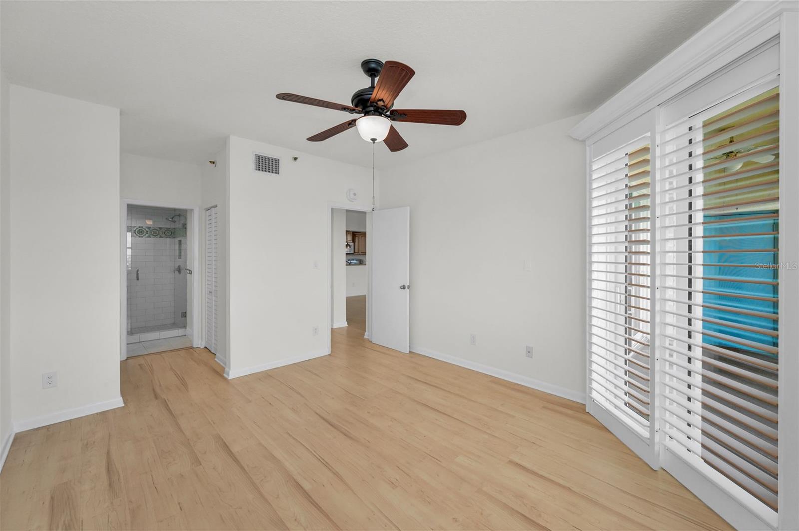 HARBOURSIDE CONDO - Residential