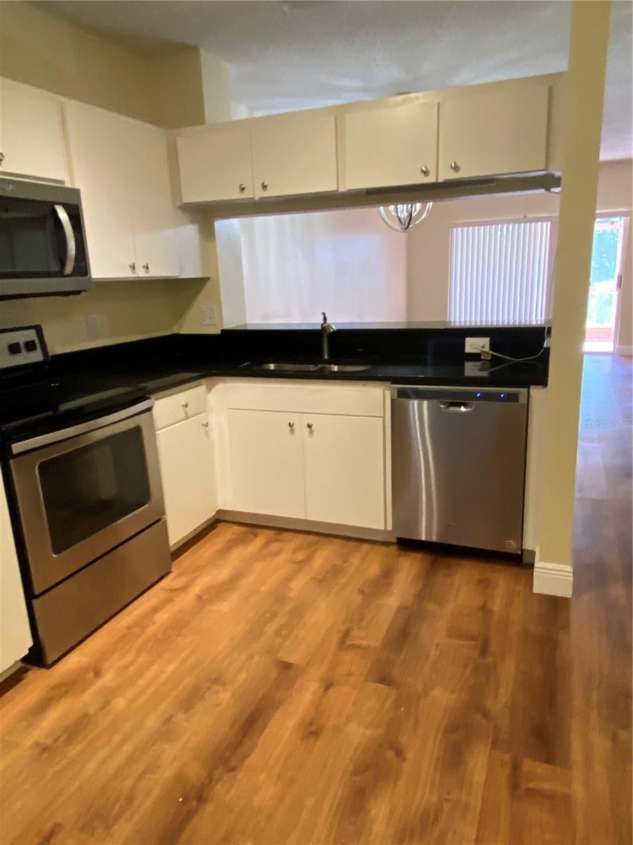 6006 BAYSIDE KEY DRIVE NE 6006