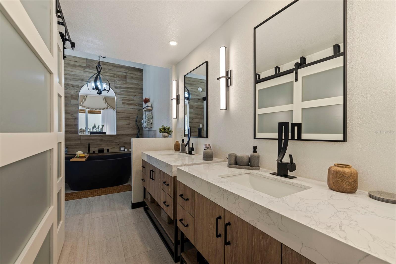 BRIDGEWATER TWNHMS - Residential