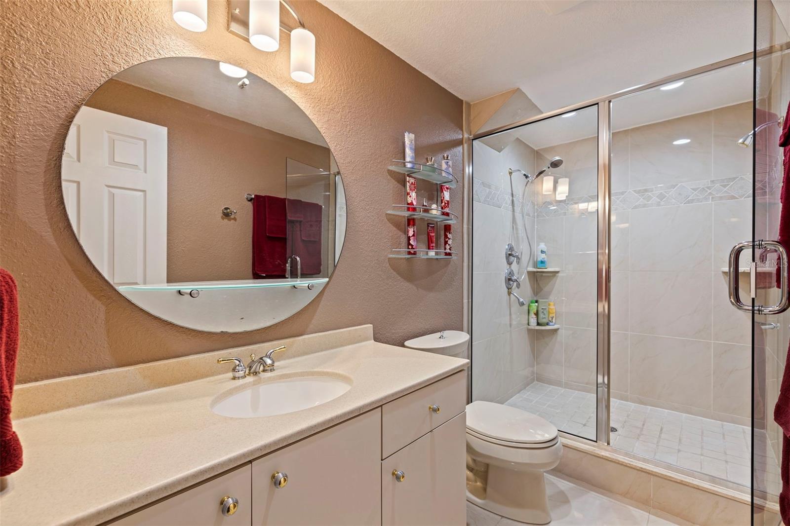 BRIDGEWATER TWNHMS - Residential