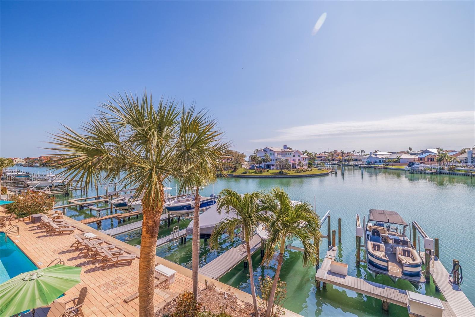 BRIDGEWATER TWNHMS - Residential