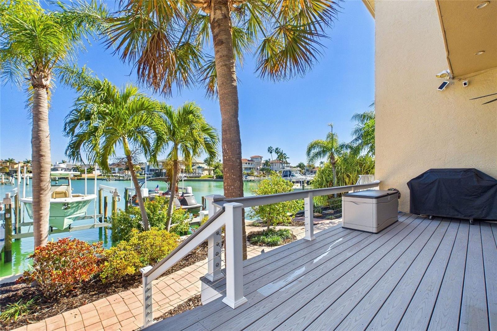 BRIDGEWATER TWNHMS - Residential