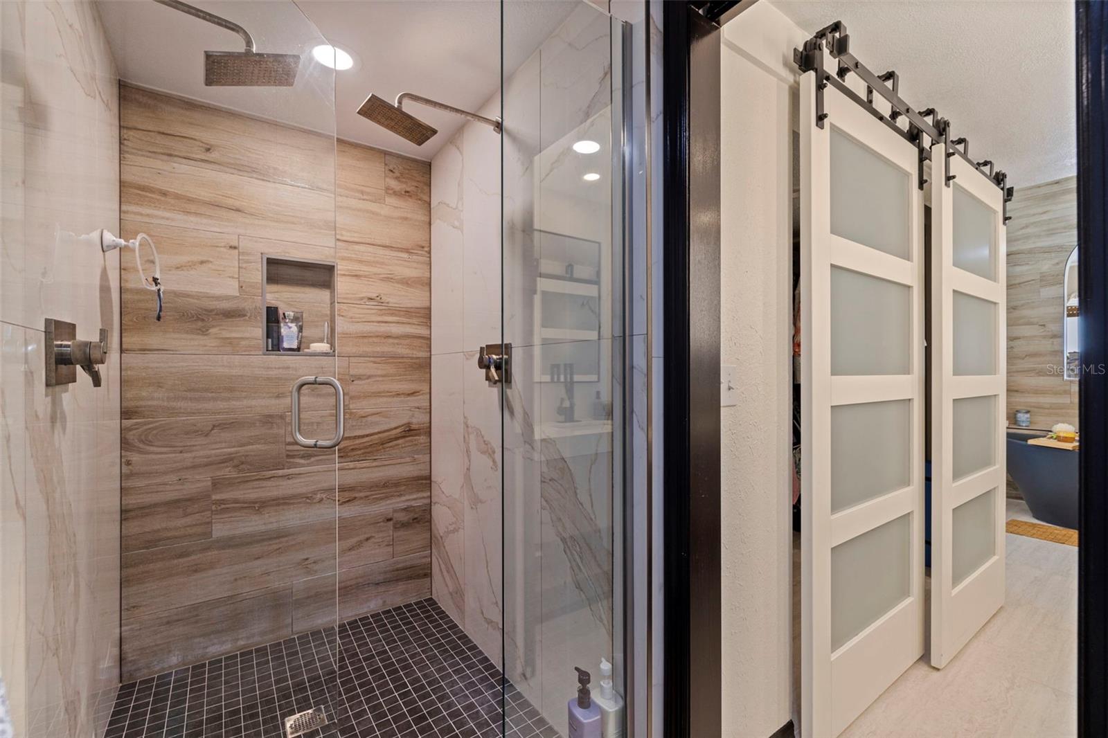 BRIDGEWATER TWNHMS - Residential