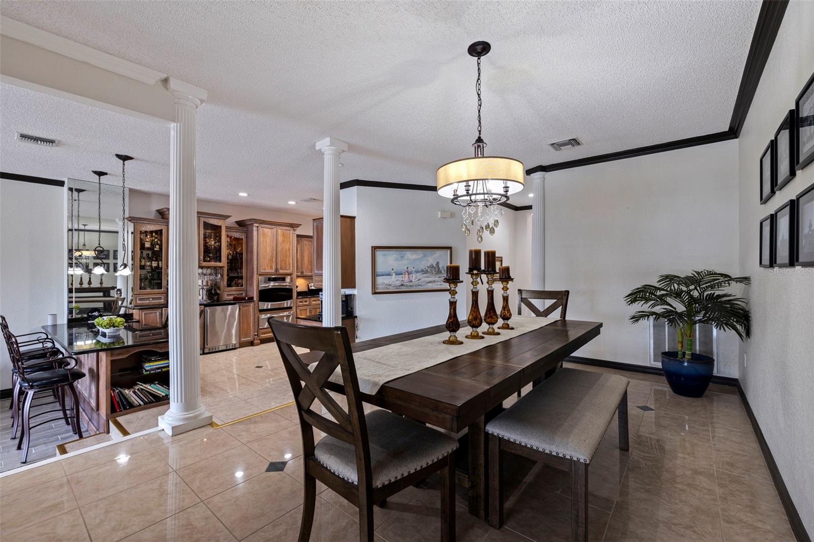 BRIDGEWATER TWNHMS - Residential