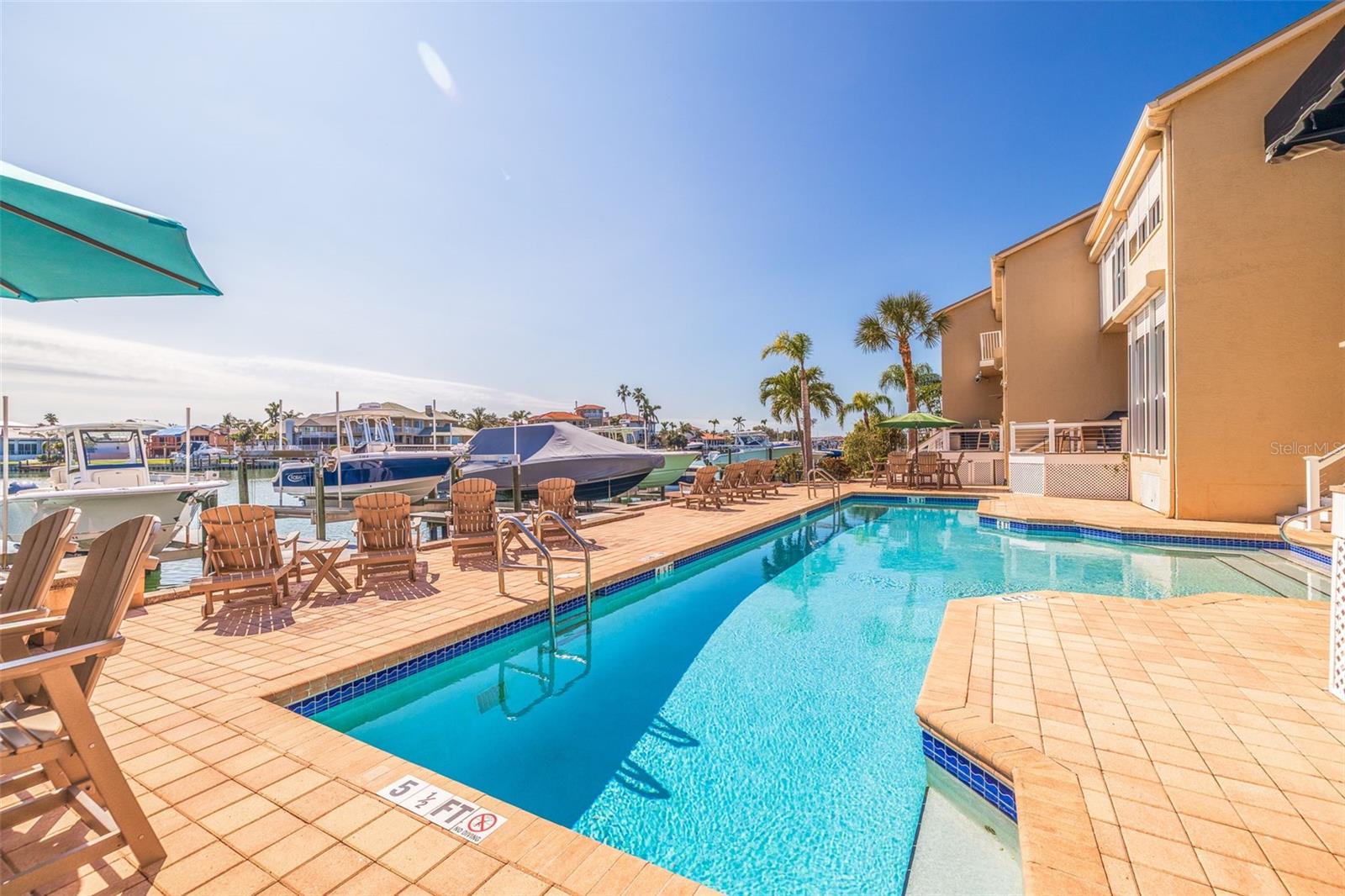 BRIDGEWATER TWNHMS - Residential