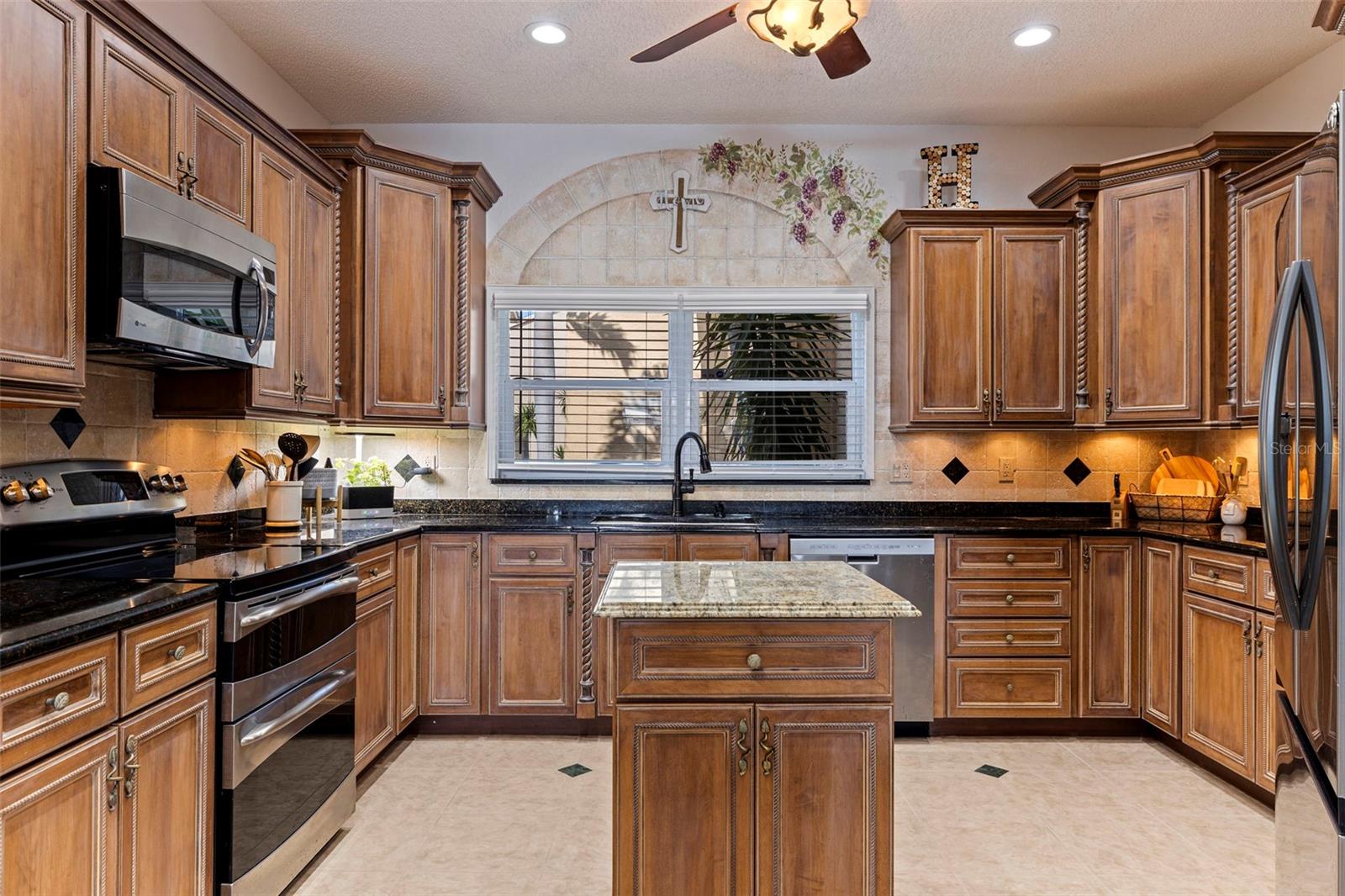 BRIDGEWATER TWNHMS - Residential