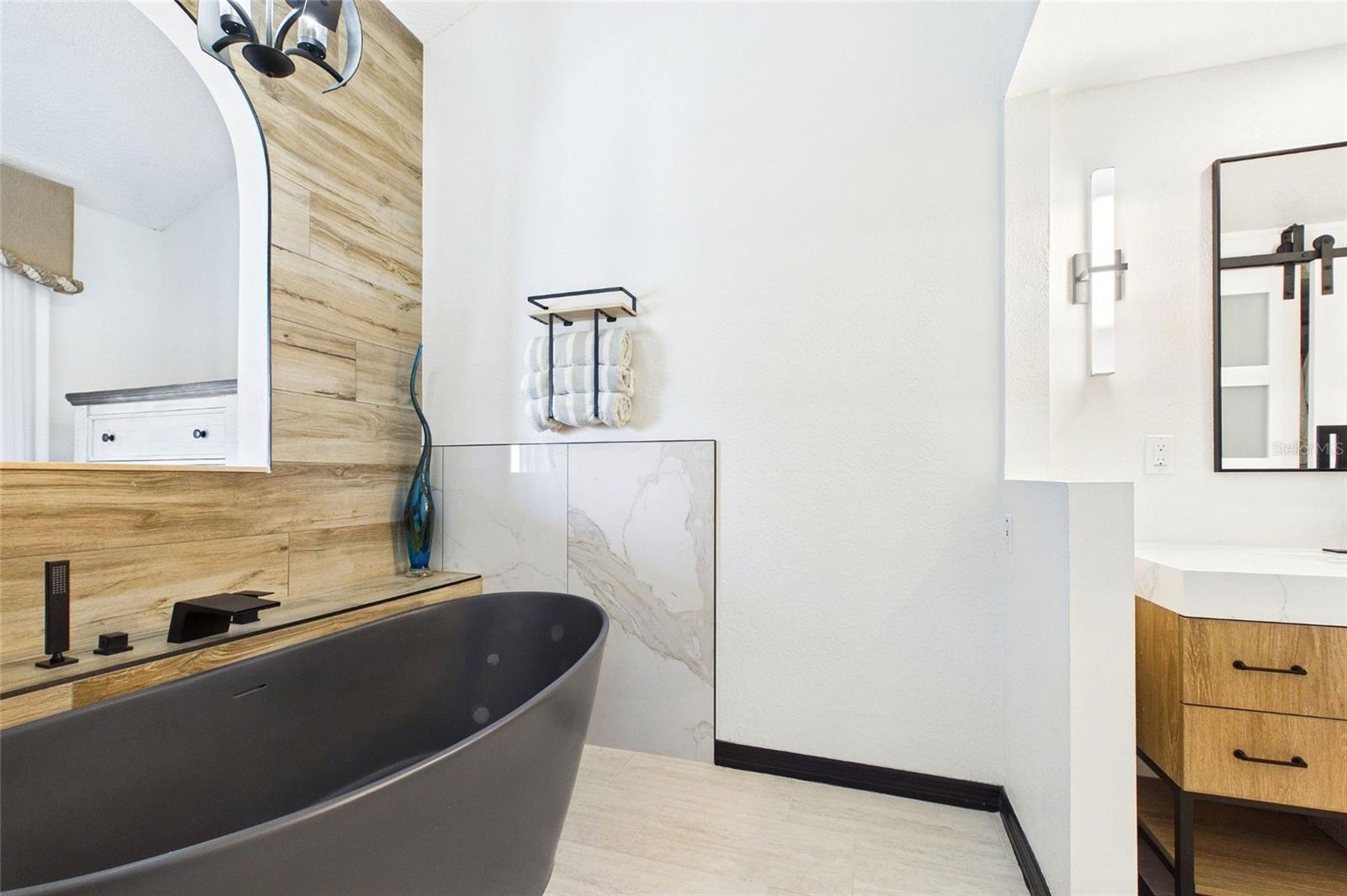 BRIDGEWATER TWNHMS - Residential