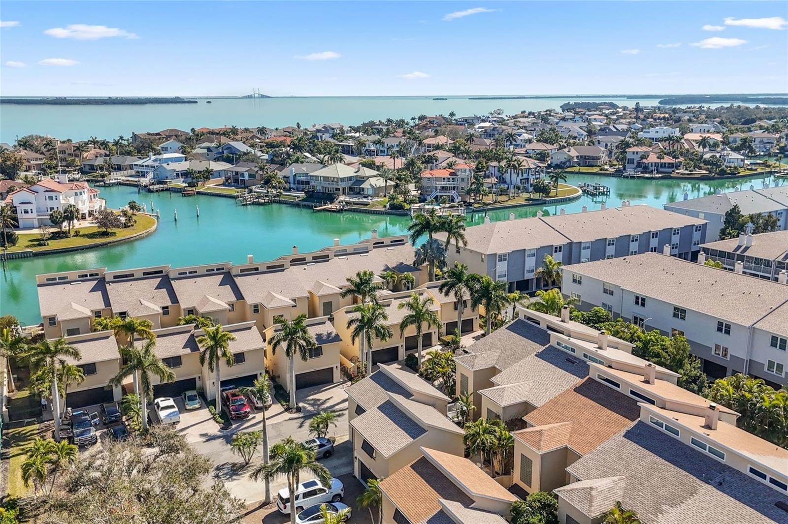 BRIDGEWATER TWNHMS - Residential